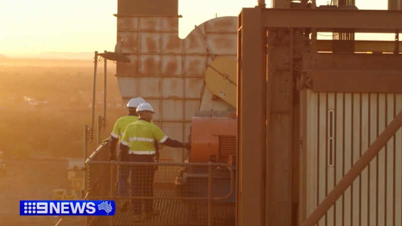 Unions lead push for tradies to stop work in extreme heat