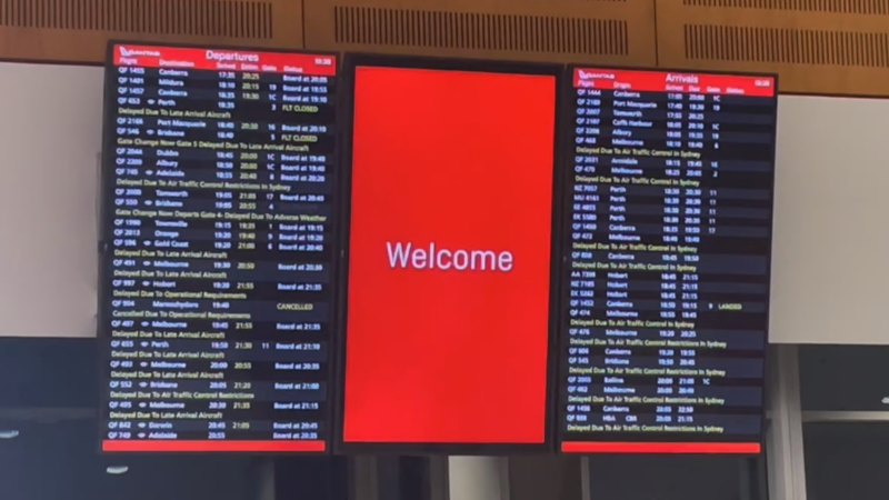 Planes diverted as Sydney smashed by storm