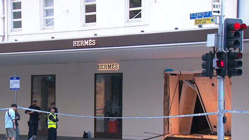 Designer shop ram-raided with Mercedes for handbags worth thousands