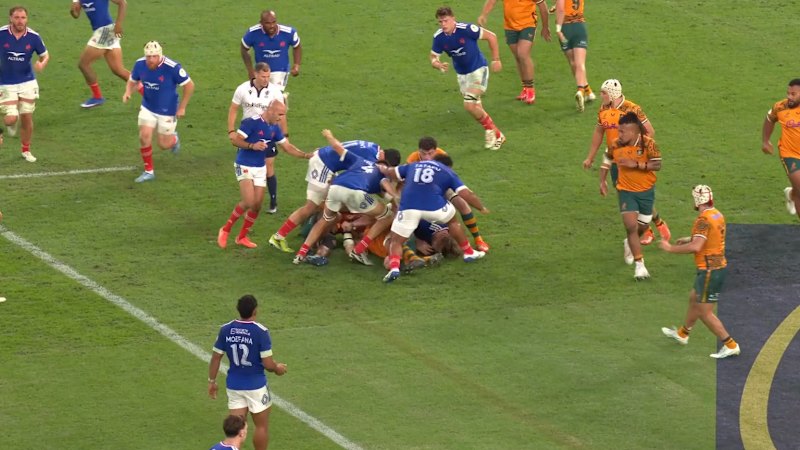 Ntamack glides through Wallabies defence