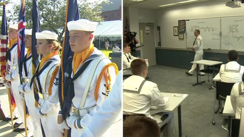 Avustralyalılar ABD Donanması kursundan mezun oluyor