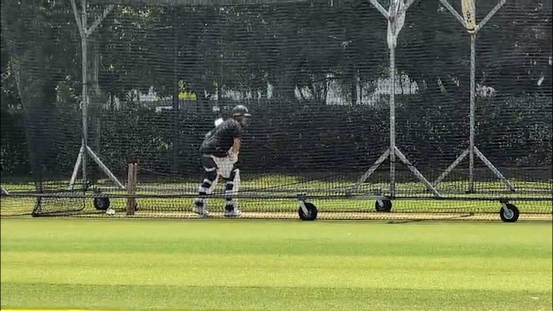 Usman Khawaja trains alone ahead of third Ashes Test