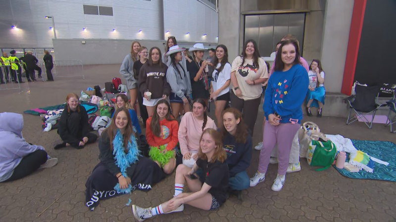 Harry Styles fans camp out overnight in Sydney