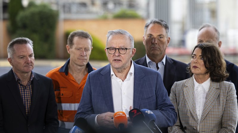 Anthony Albanese visits refinery after blaze