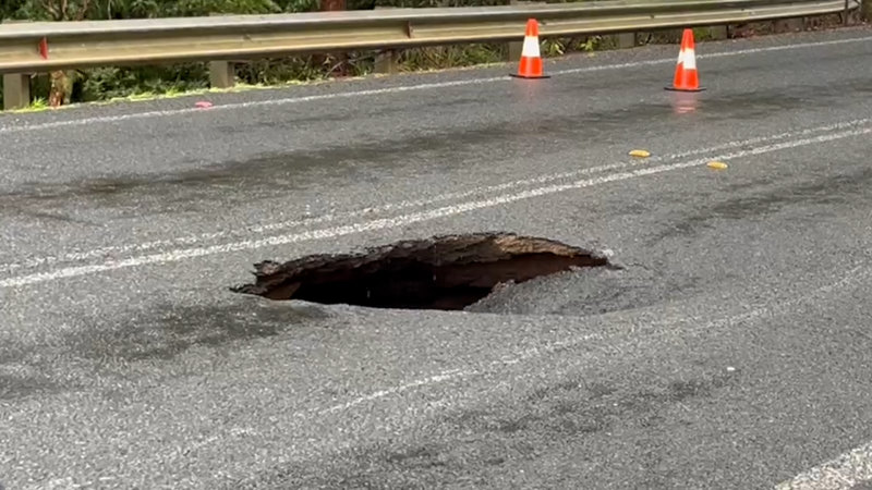 Giant sinkhole opens up in Jervis Bay