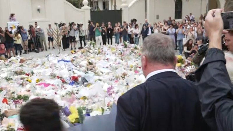 Tributes continue to flood into Bondi Beach following terrorist attack