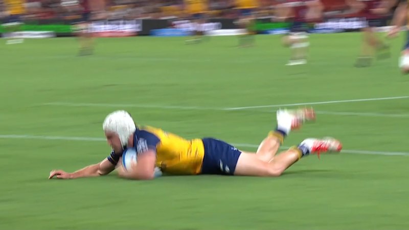 Grealy shreds Reds in long-range try