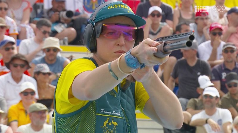 Aussie guaranteed a medal after 35 shots