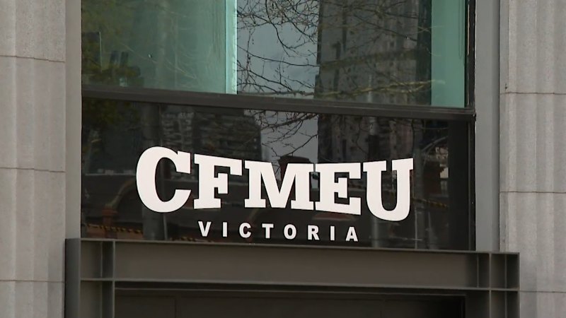 Police raid Victorian CFMEU headquarters as five arrested in corruption probe