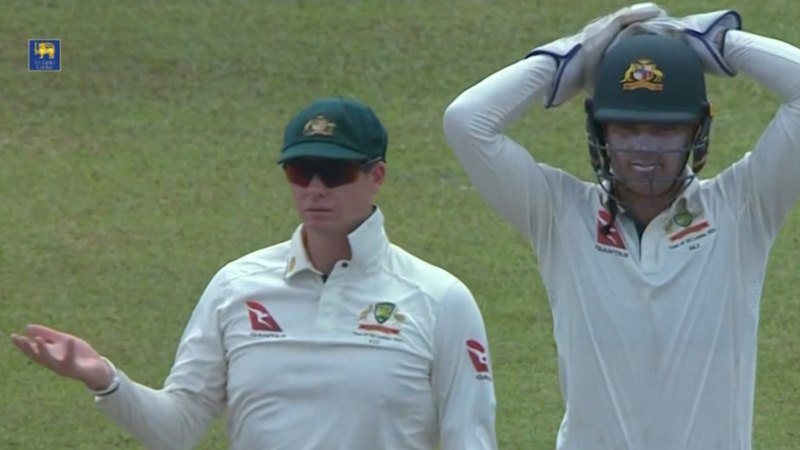 Aussies miss DRS call in blunder