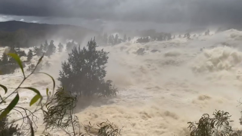 'Wall of water' in NSW floods