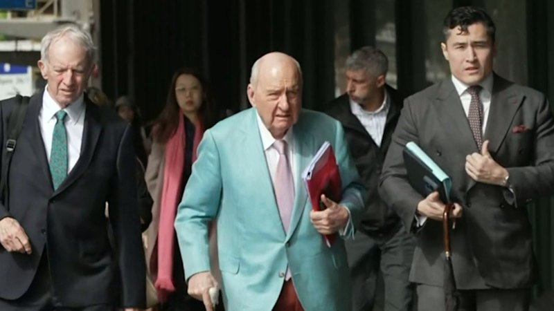 Alleged kiss at awards night at centre of Jones court case