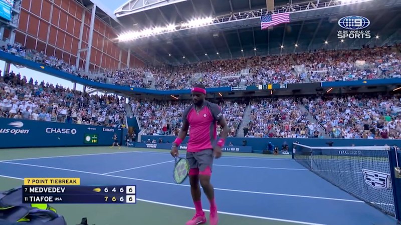 Tiafoe saves set point in a wild rally at the US Open