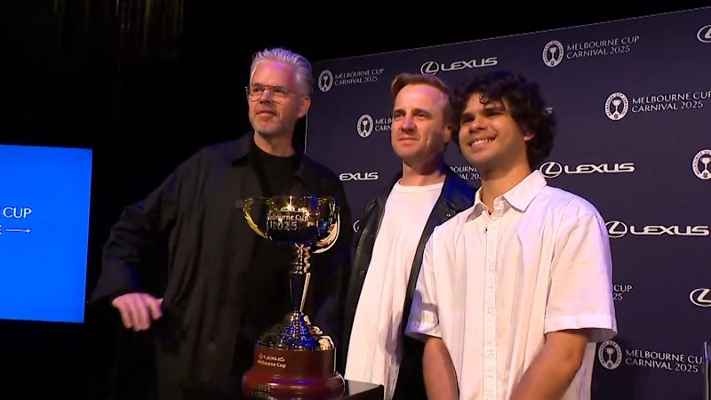 Melbourne abuzz on eve of race that stops the nation