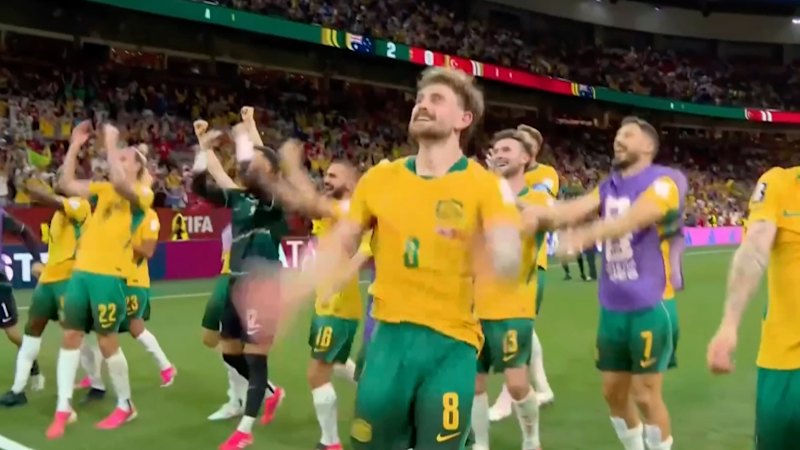 Australia kicks off their World Cup in style