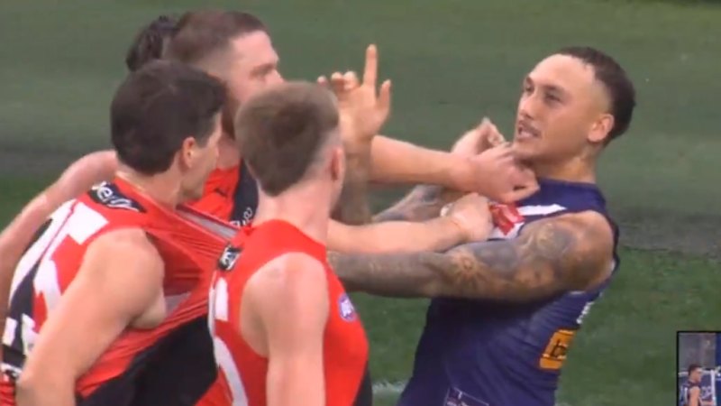 Bolton tells Bomber players to look at the scoreboard