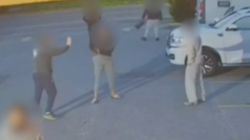 Teenagers allegedly rob bottle shop, attack worker