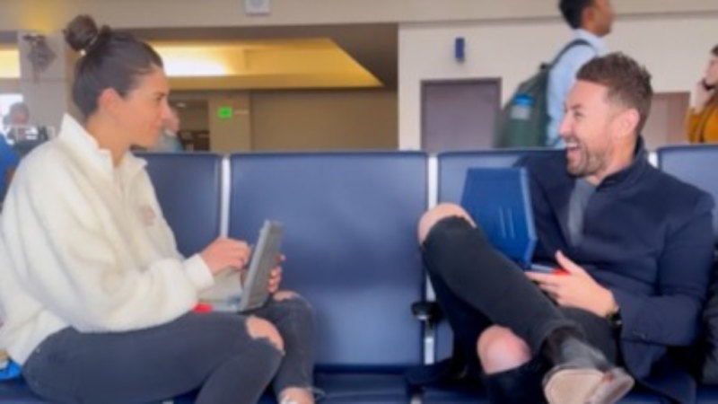 Steph Rice and new boyfriend play Battleships at the airport