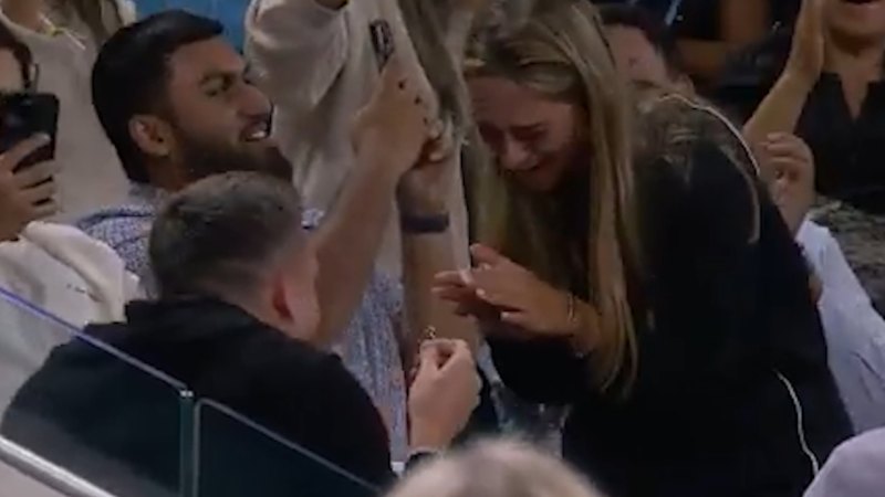 Tennis fan proposes during Sabalenka match