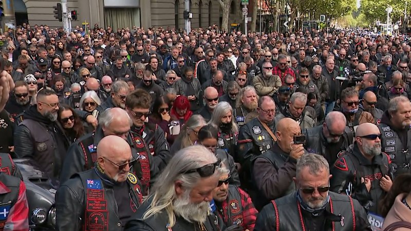 Thousands of angry motorbike riders converge in Melbourne rally