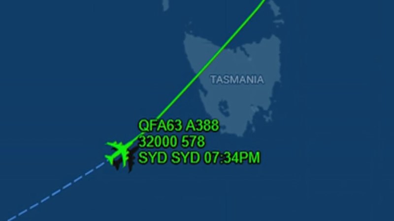 Qantas passenger jet forced to turn around
