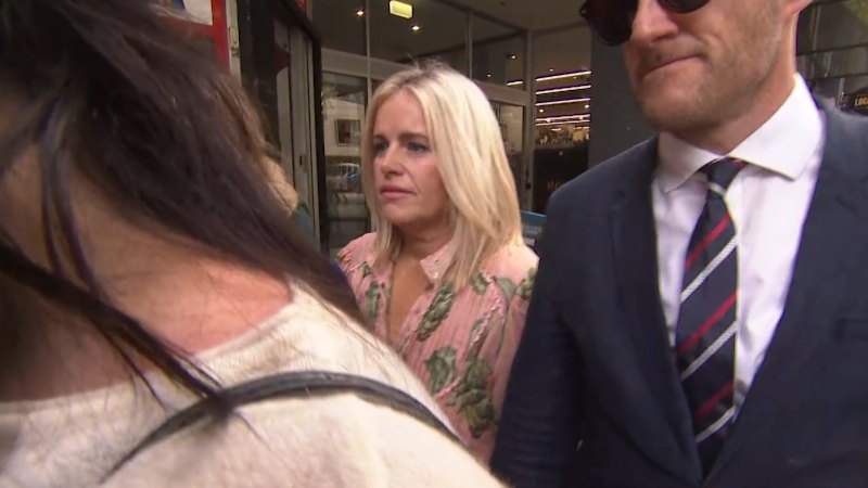 Prosecutors drop breast-grab charge against actor