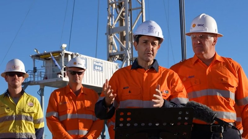 Queensland premier wants federal government to approve oil well expansion