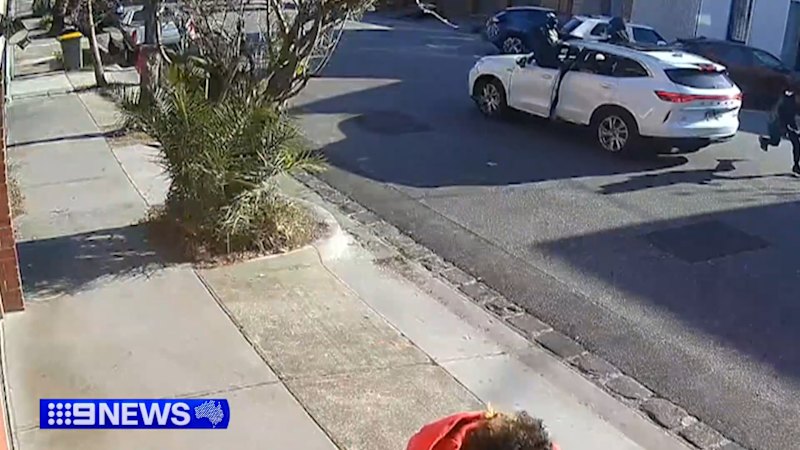 Masked youths carry out daylight brawl in Port Melbourne