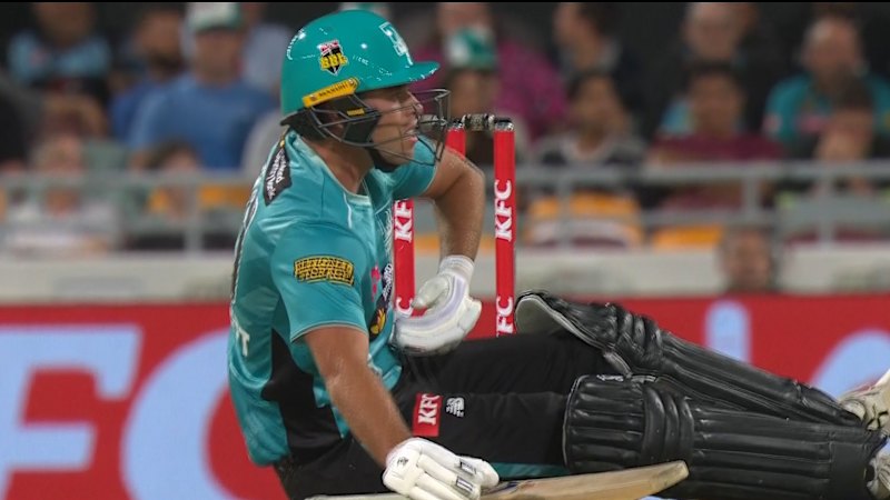 Bartlett struck by full toss