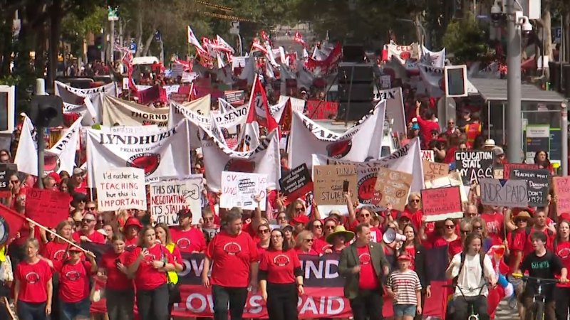 Victorian teachers vote on revised pay deal to avert third strike