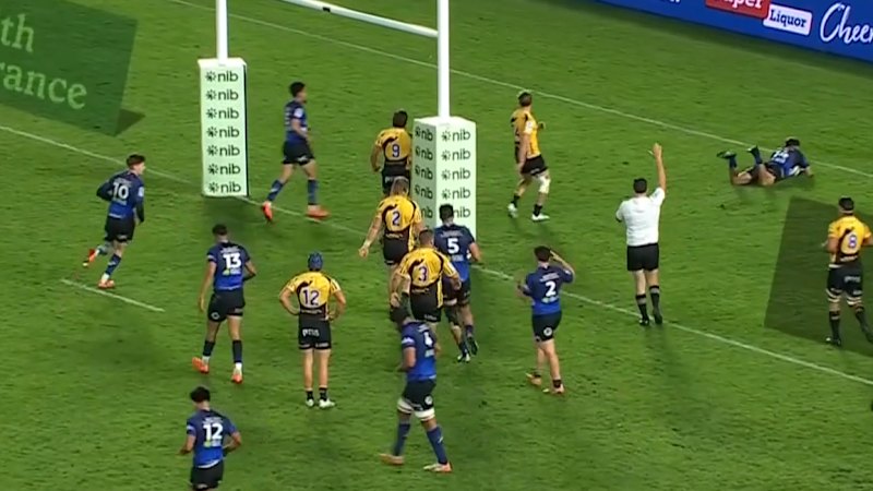 Barrett puts Forbes through hole