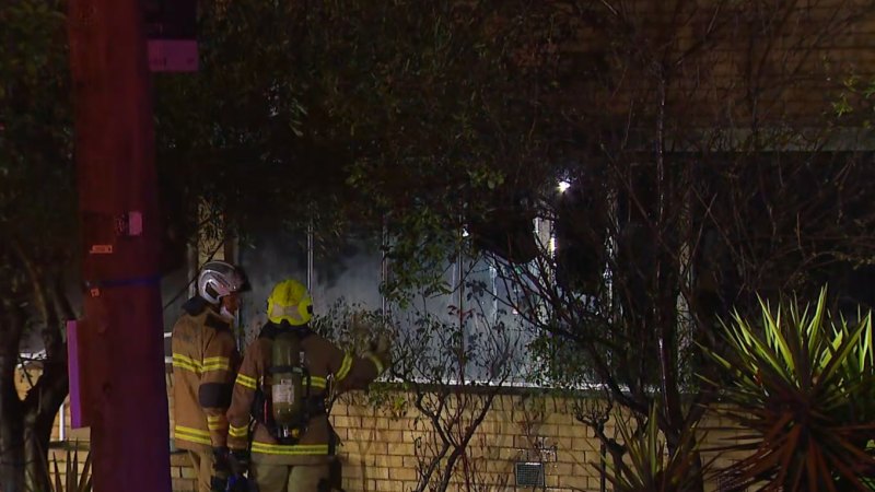 Residents escape Victoria house fire