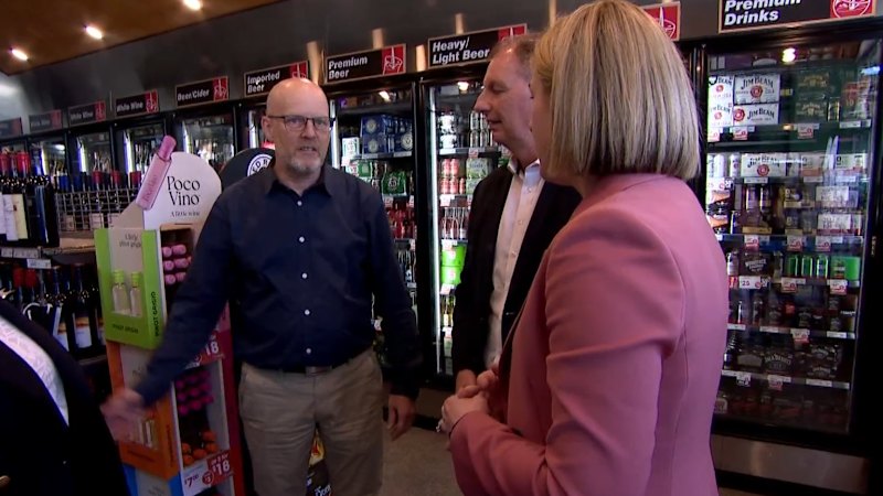 V Viktoriji se devet od desetih delodajalcev v maloprodaji boji za varnost svojih zaposlenih zaradi porasta kriminala