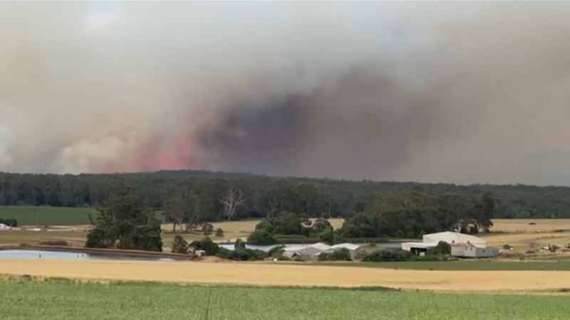 Bushfire burning near Ballarat downgraded to ‘advice level’