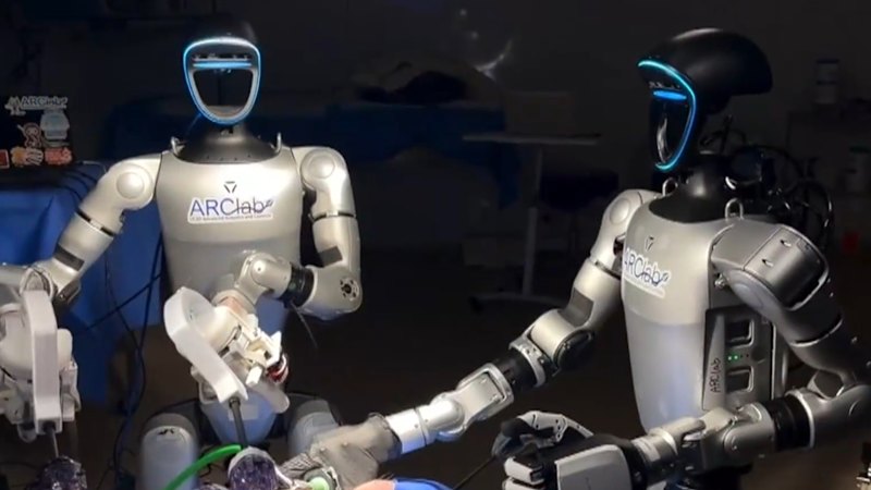 Humanoid robots complete world-first operation on live pigs