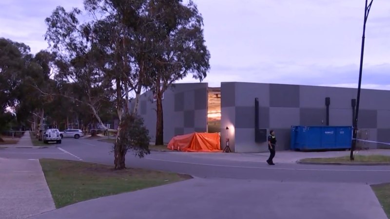 Man dead after crashing into Melbourne supermarket