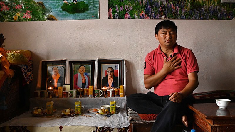 Nepal flood victims mourned after deadly floods hit village