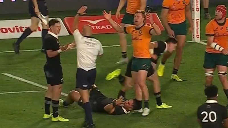 Video: Referee Marches Harry Potter With Yellow Card