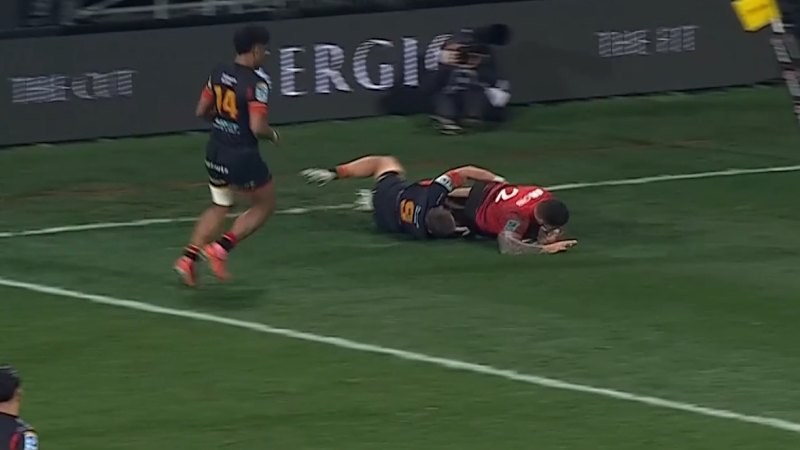 Taylor catches Chiefs defence napping