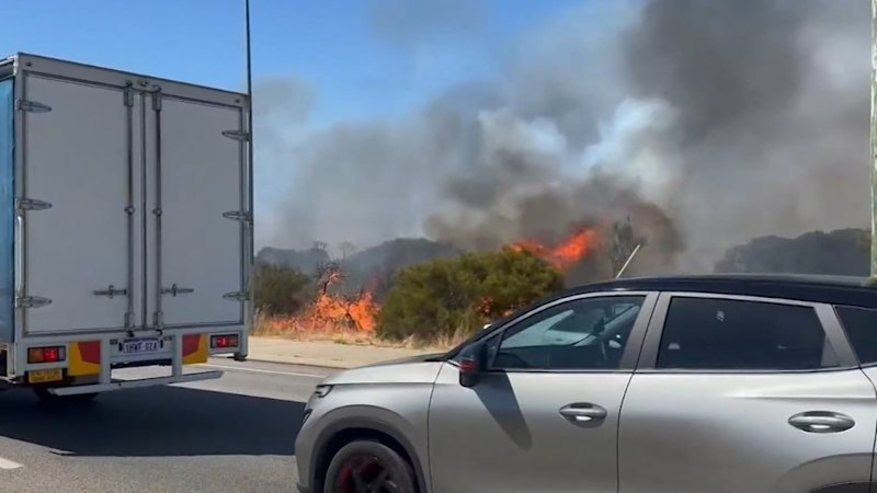 Emergency warnings issued for two Perth bushfires