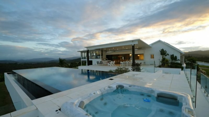 Secluded Gold Coast estate popular with celebrities hits the market