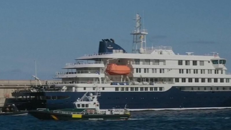 Plane secured for Australians from virus-hit cruise ship
