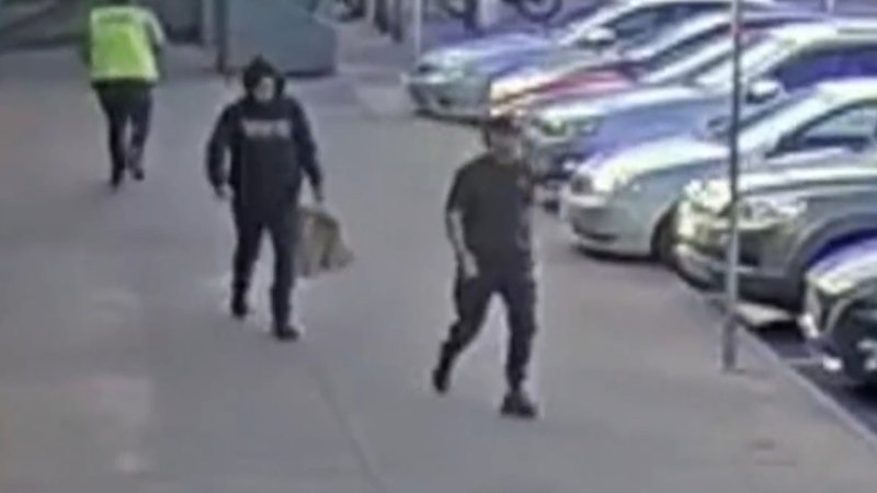 Fresh appeal in the hunt for gunmen behind Melbourne shooting