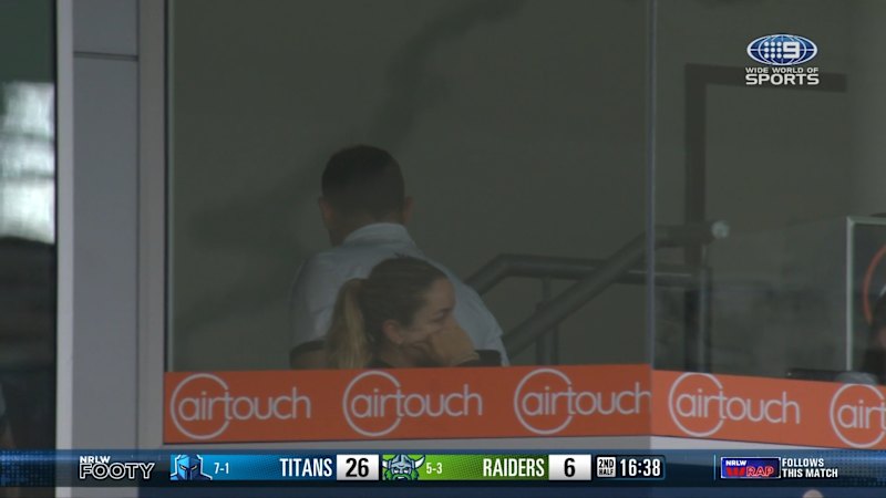 Raiders NRLW coach Darrin Borthwick storms out after loss to Gold Coast