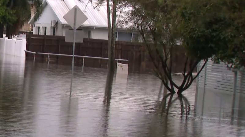 Thousands without power as deluge continues in Queensland