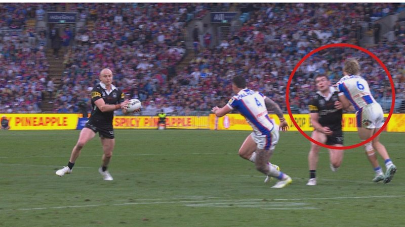 Liam Martin penalty for obstruction rules out Penrith try in match vs Newcastle
