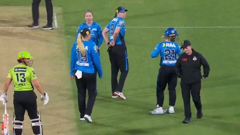 WBBL match called in bizarre scenes