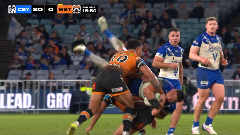 Latu Fainu sent to sin bin after dangerous tackle on Leo Thompson