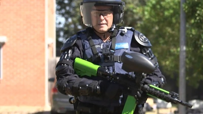 Victoria Police to have semi-automatic weapons at Boxing Day test