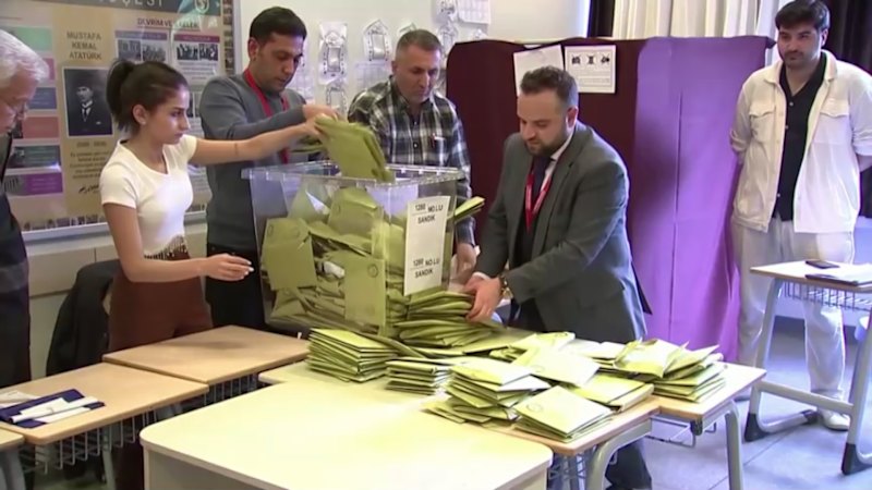Türkiye seçimlerinde oy sayımı devam ediyor